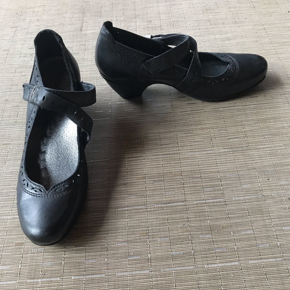 Taos Mary Jane pump Portugal NWOT - Picture 1 of 5